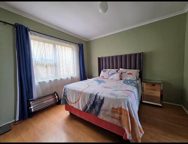 3 BEDROOM HOUSE FOR SALE IN DEVON PARK VILLAGE